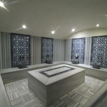 Luxury In The Heart Of Apartment *