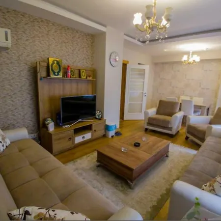 Luxury In The Heart Of Apartment *
